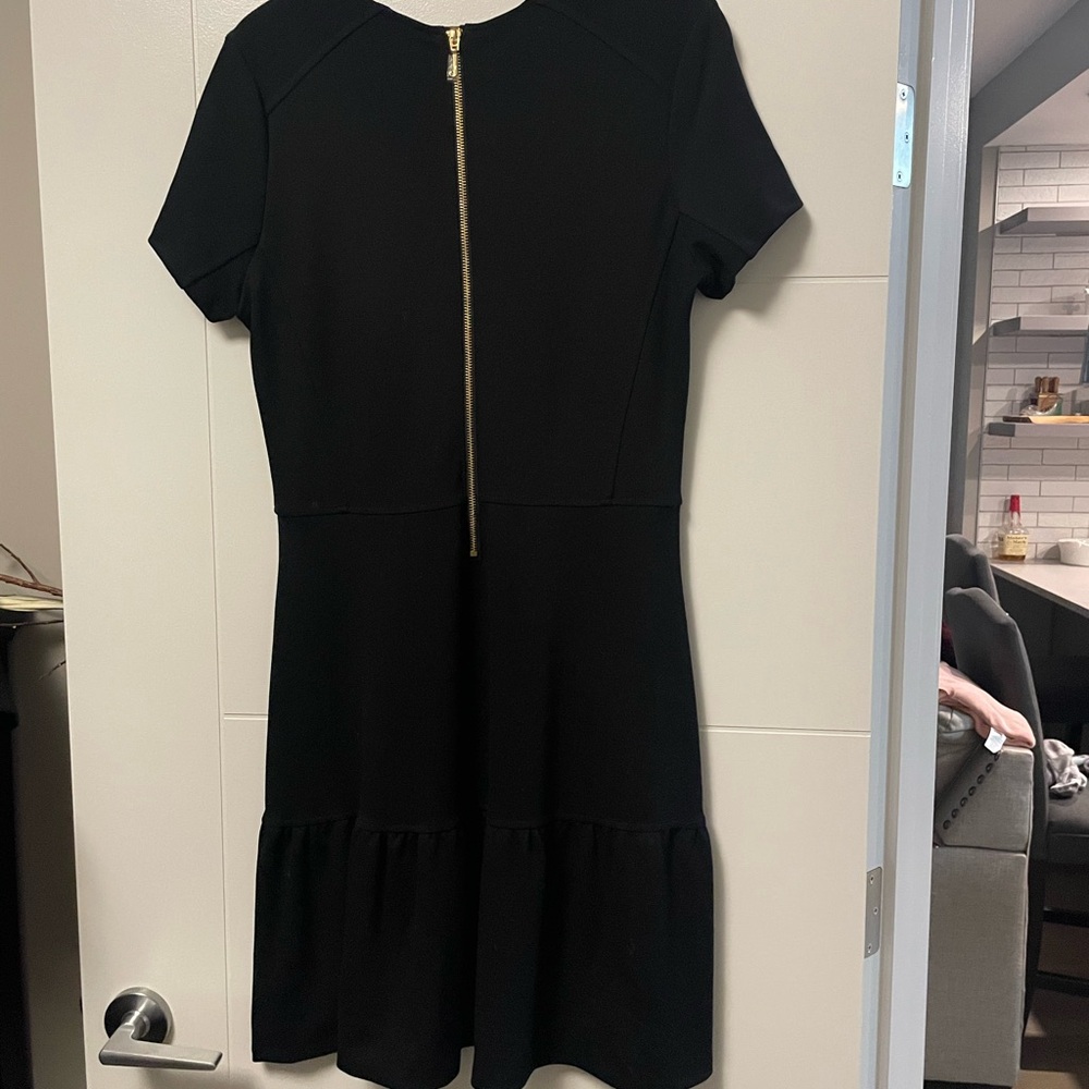Juicy Couture Classic Black Garment - Picture 2 of 3